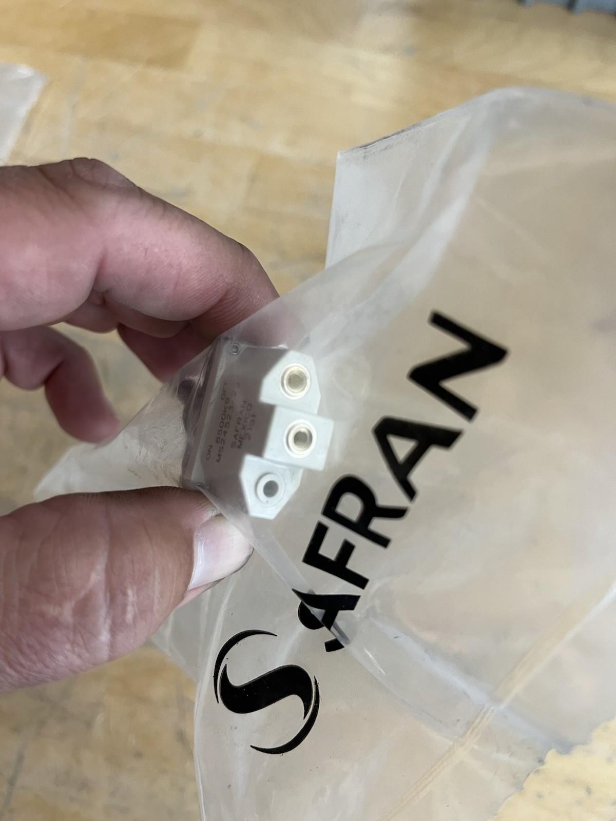 Safran 8500K9 Switch,Toggle,1 Pole,ON-NONE-OFF, Screw Terminal,MS24523-22