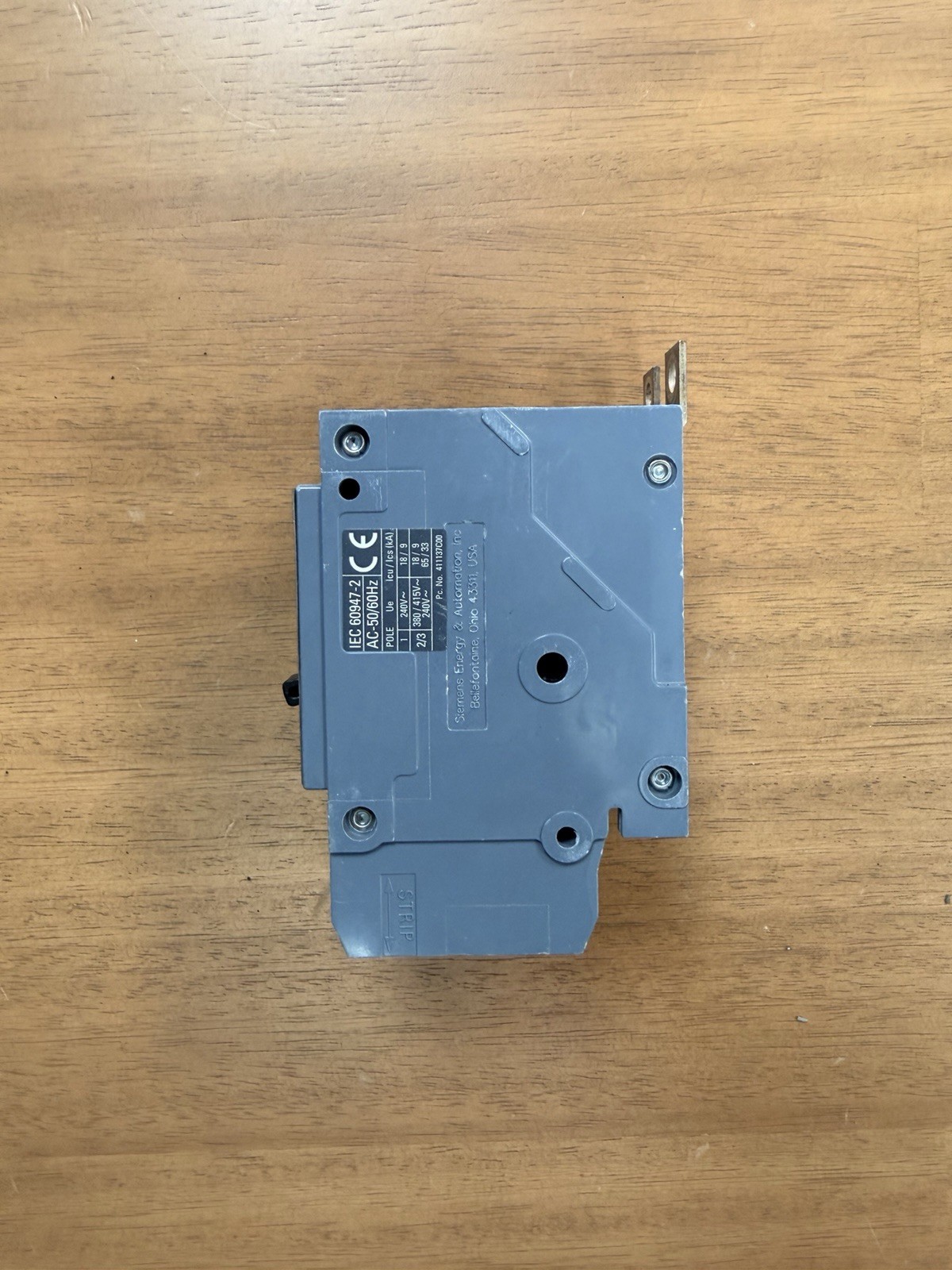 Siemens BQD220 2p 480v 20A BOLT-ON Circuit Breaker – NEW