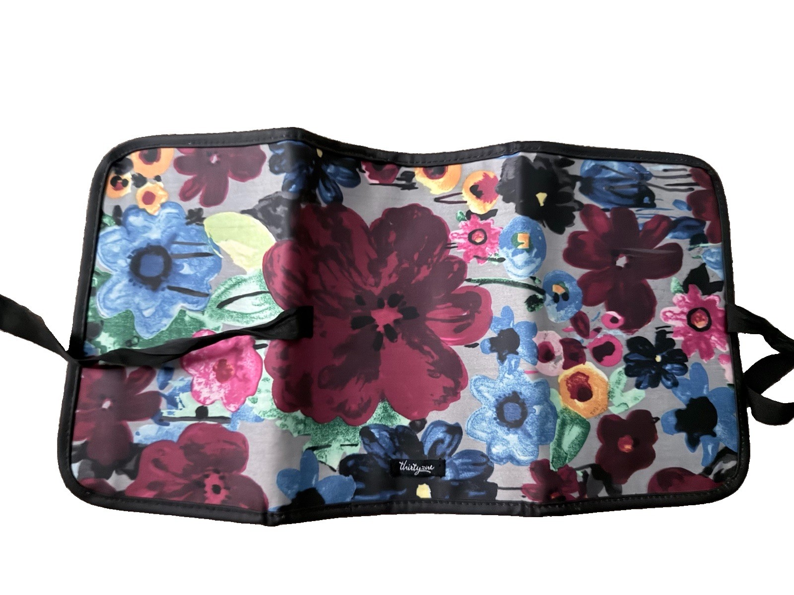 ThirtyOne BOLD BLOOM Fold and Go Trifold Organizer With Pockets