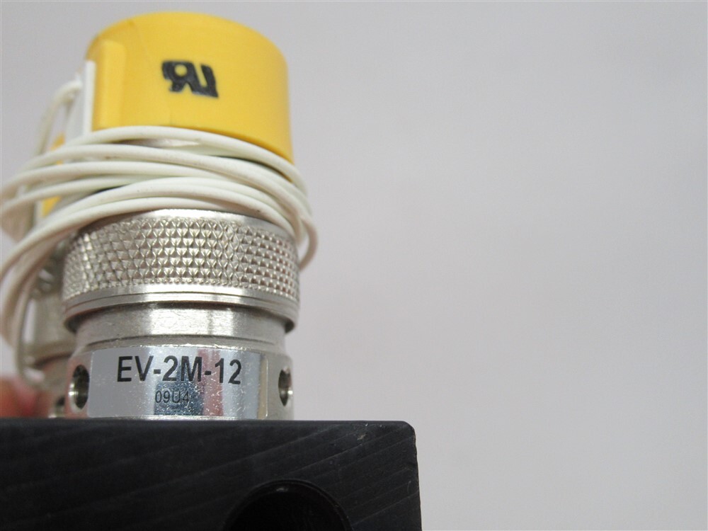 Clippard EFB-2-SERIES, Fill & Bleed Circuit Valve & Manifold, EV-2M-12