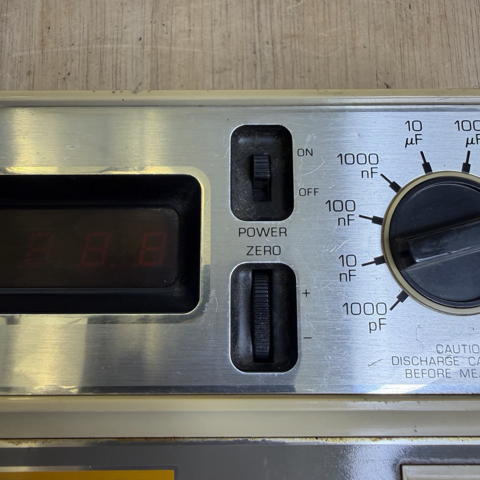 B&K PRECISION DYNASCAN CORPORATION MODEL 820 CAPACITANCE METER – UNTESTED