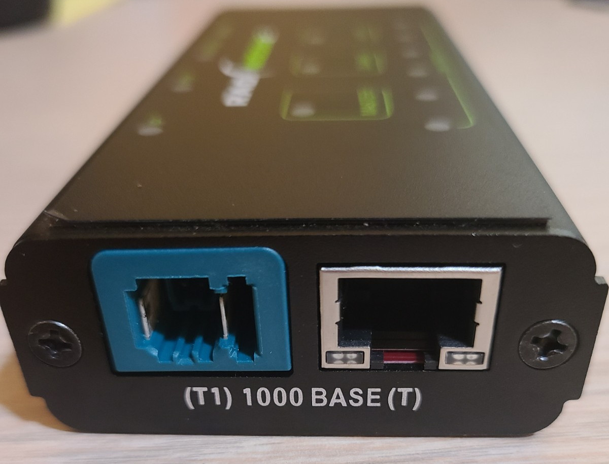 RAD-MOON2 100/1000BASE-T1 Media Converter – As shown, no accessories