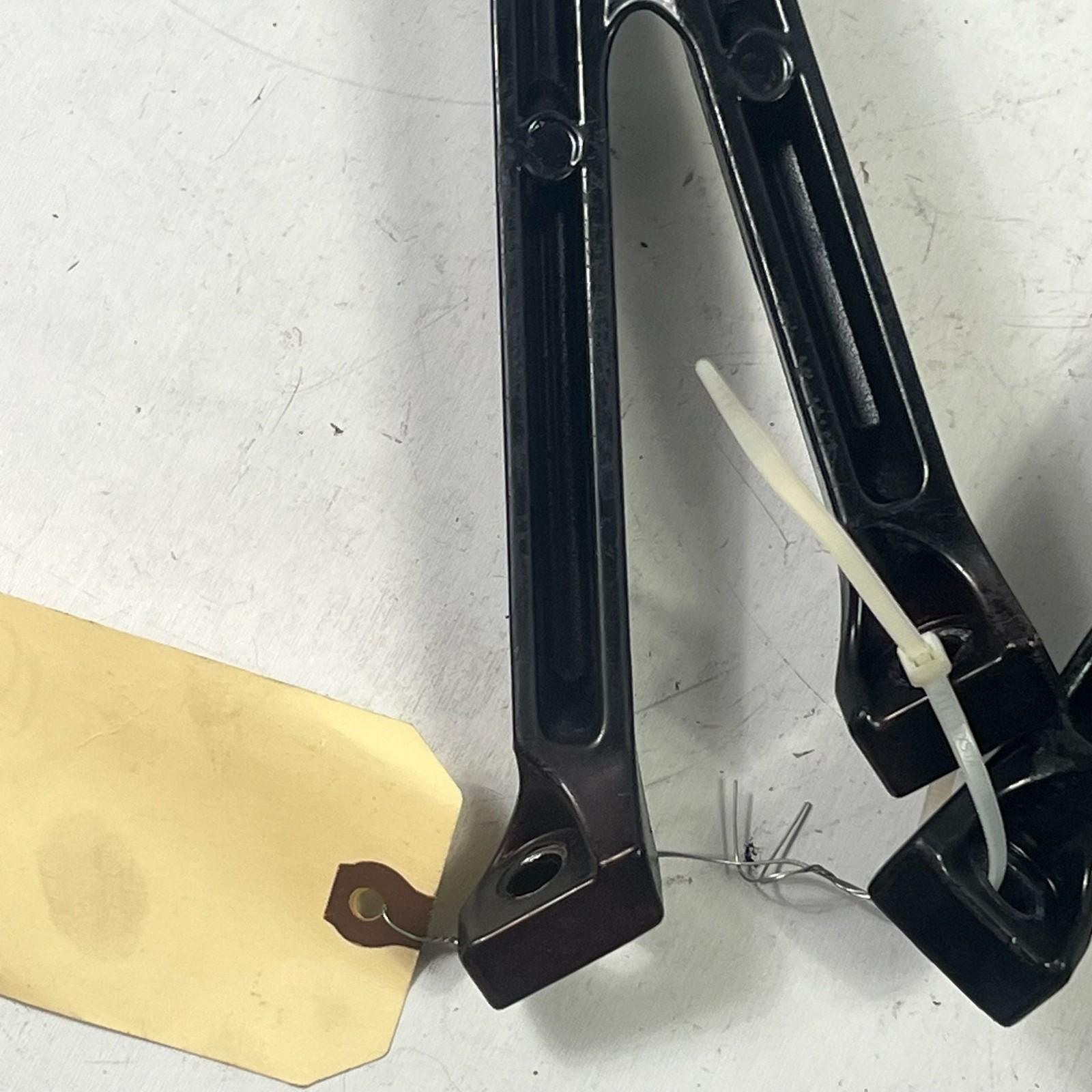 2006-2007 Suzuki GSXR 600 750 OEM Rear Passenger Foot Pegs Brackets Pair
