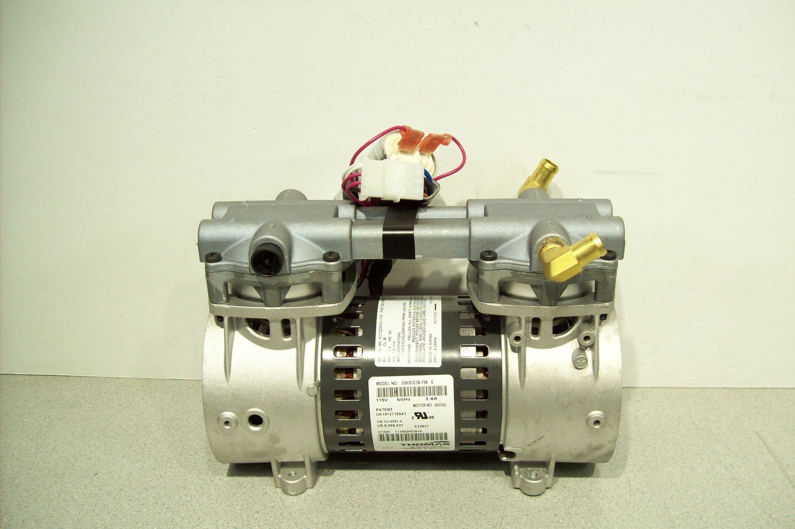 Rietschle Thomas 2505CE Oilless Air Vacuum Pump 20-27 In Hg 60-100 Psi