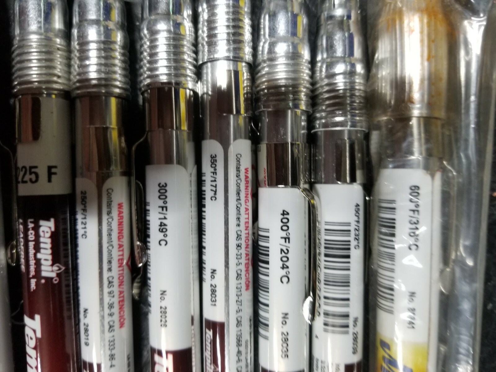 Assortment of 8 Temperature Indicator Sticks 100°, 200°,250°,300°- 450°,600°