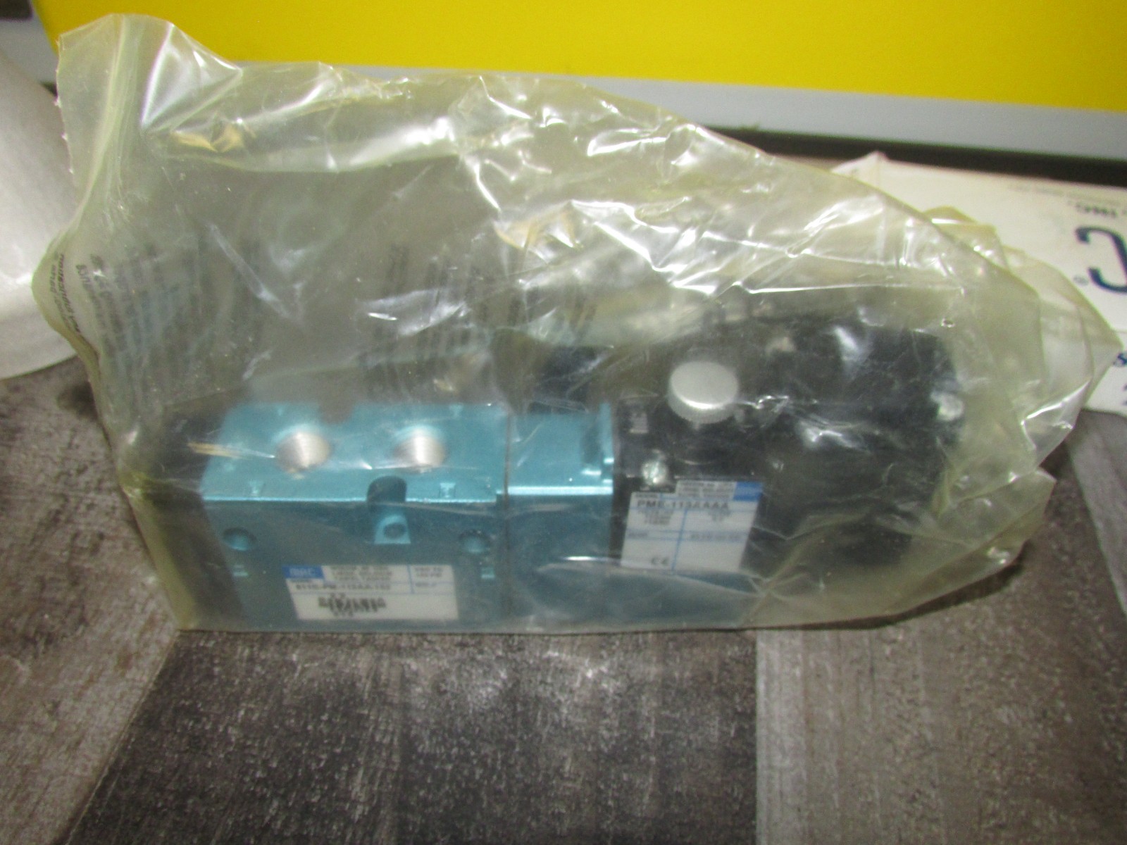 MAC 811C-PM-224CA-152 SOLENOID VALVE