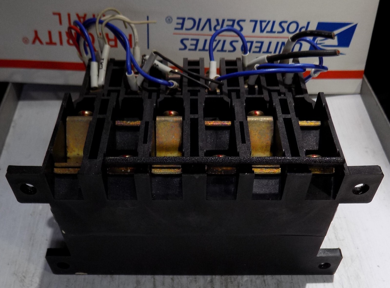 YASKAWA YASNAC HV-75AP3 magnetic contactor 600V Max Ith=75A