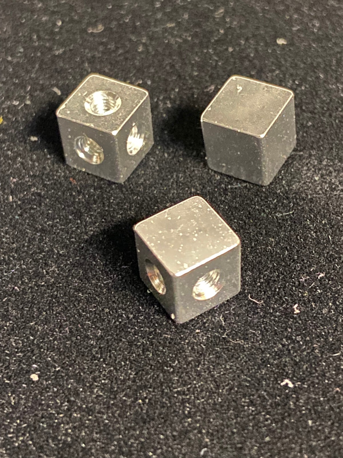 Aluminum Cube Connector for Acrylic 3 Way with M3 thread and (8mm side)