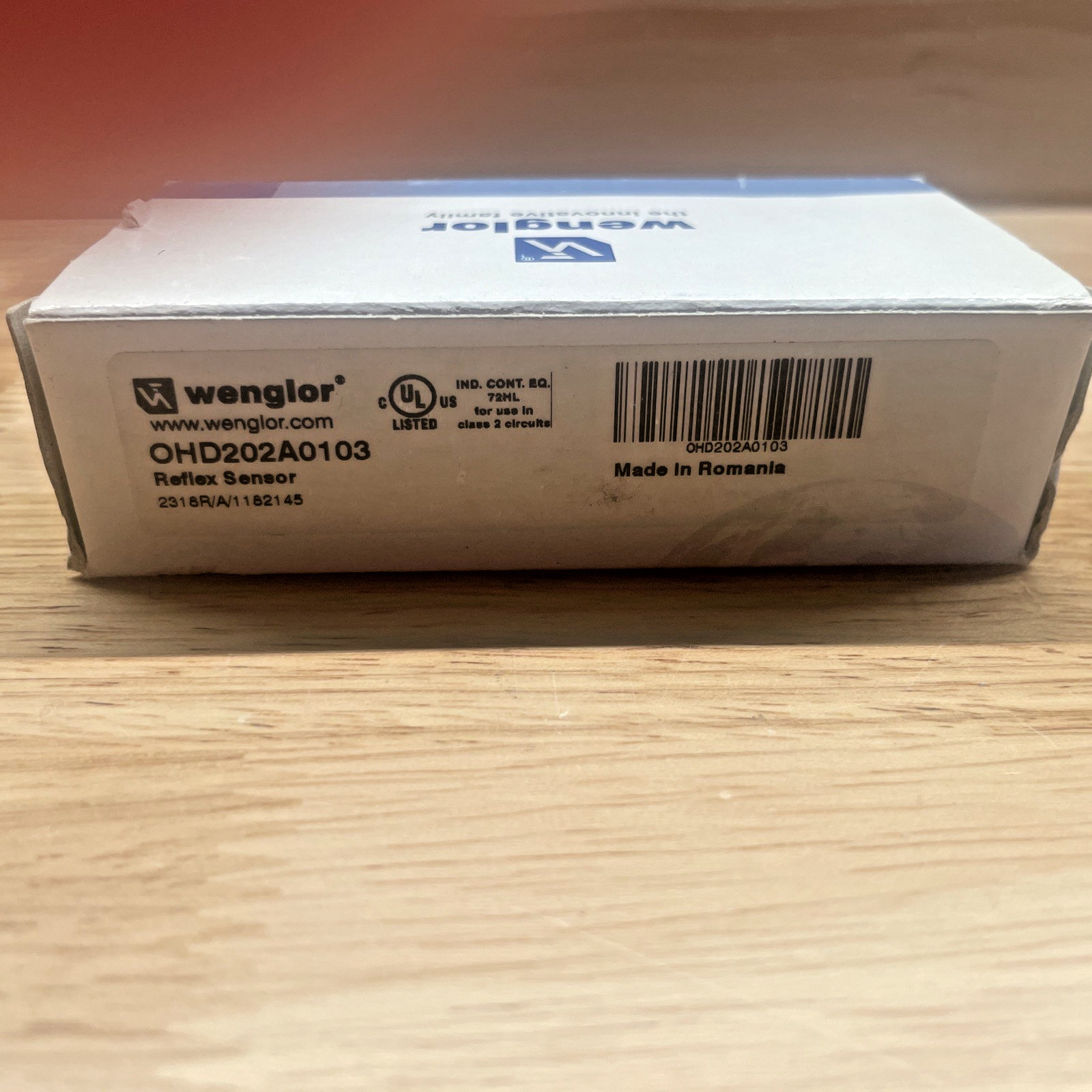Wenglor OHD202A0103 Reflex Sensor Background Suppression 200mm Range New