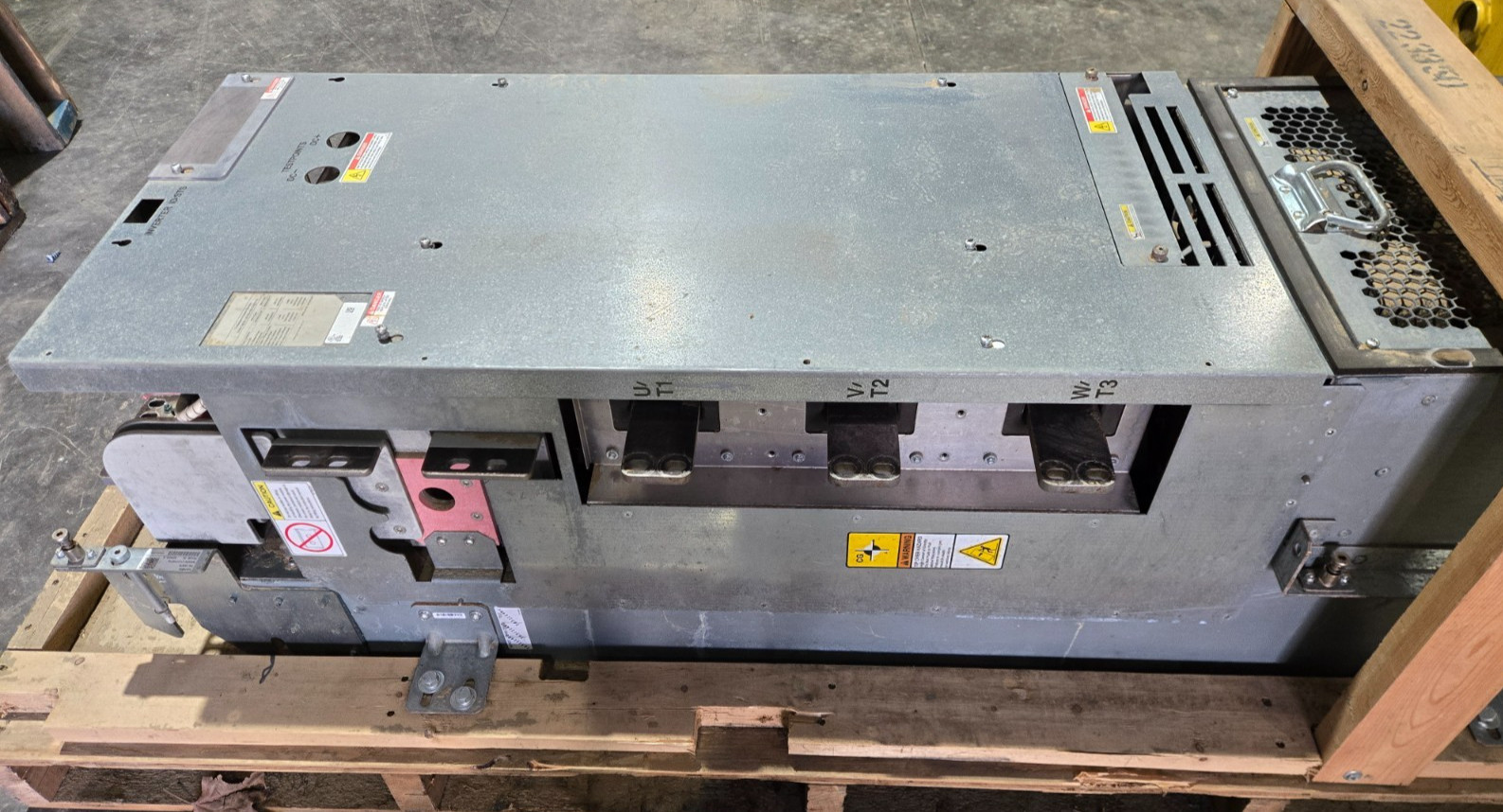 Allen-Bradley Rockwell Automation 20-750-I1B-C750D710 PF750 Inverter 750A/400V