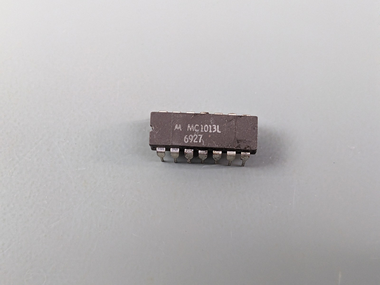 (5) MC1013L AC-Coupled J-K Flip-Flop IC (MECL II, 85 MHz) SOLDER PULLS