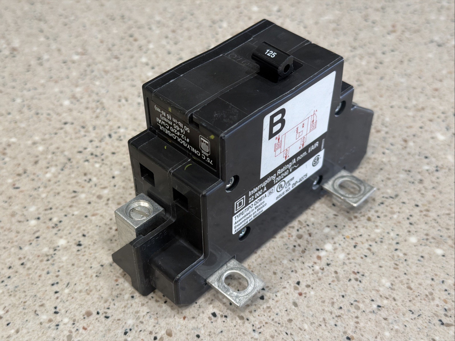 Square D QOM125VH 22kAIC 120/240V 125A 2P Circuit Breaker *NEW PULL*