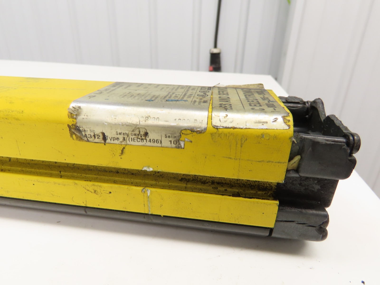 Leuze Lumiflex Safety Light Curtain Transmitter Receiver Set 1200mm-Parts/Repair