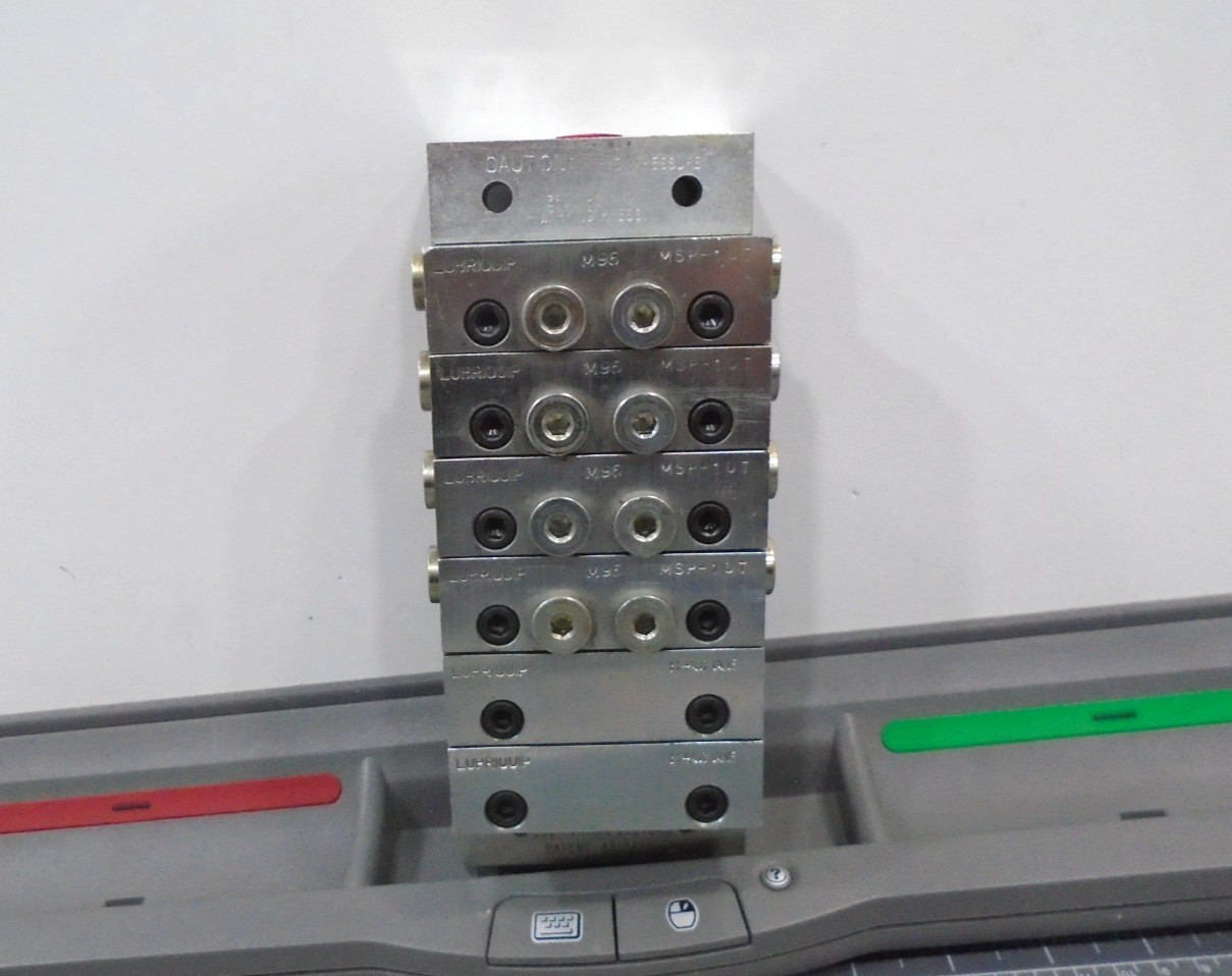 Lubriquip Trabon Hydraulic Valve Manifold MSP-10T (4) Bypass Valves (2)