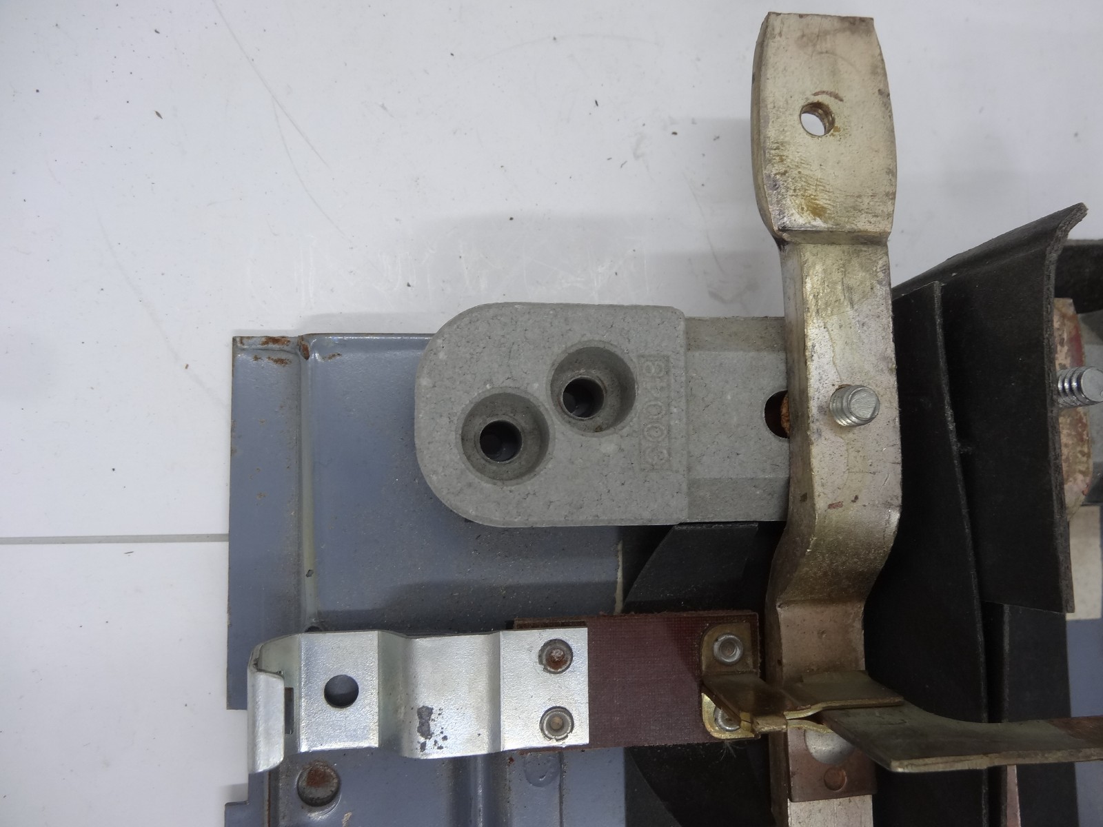 WADSWORTH Breaker Panel 200 Amp 240V 40 Space Interior Bus Bar Guts W/ Mount