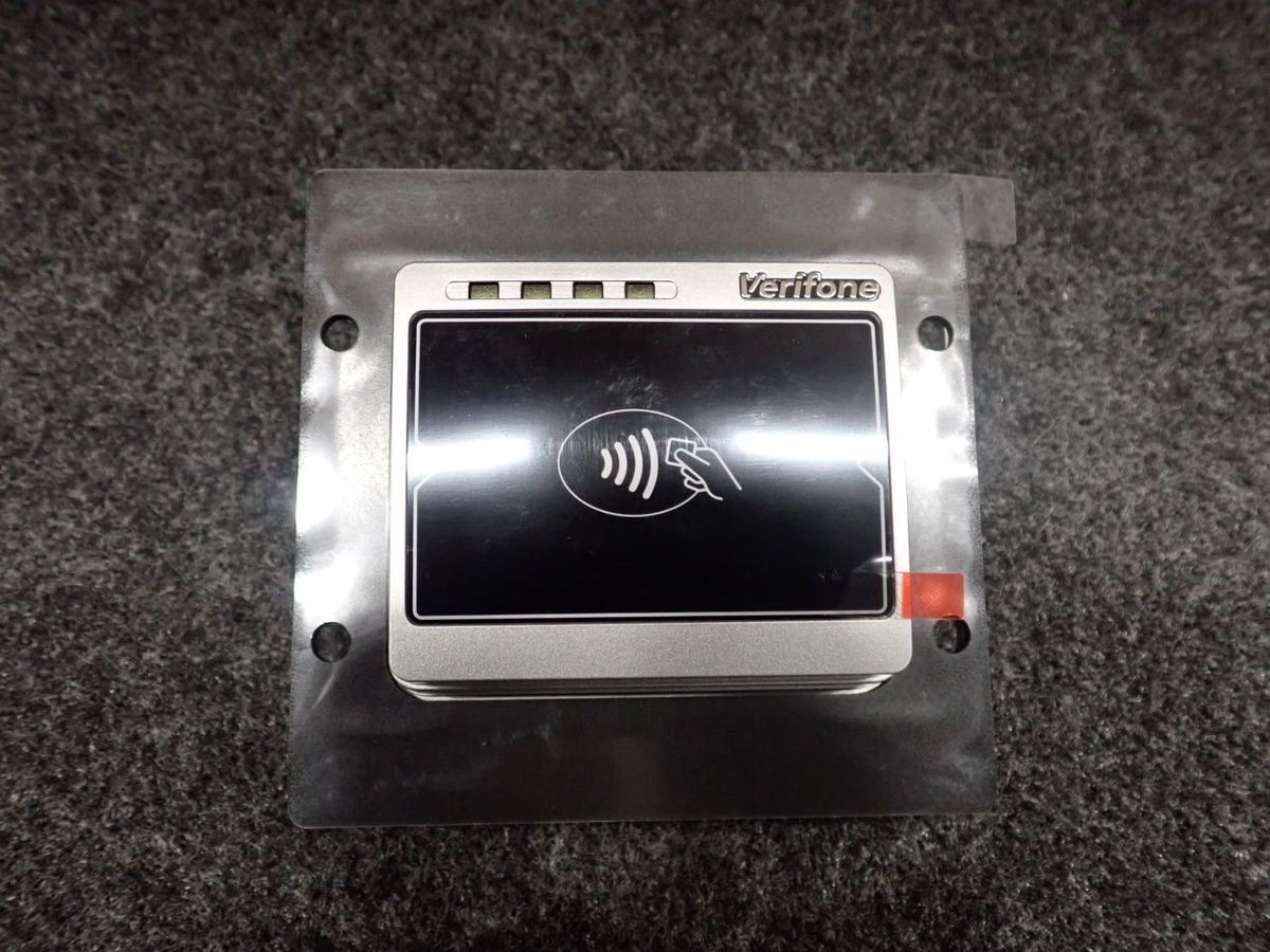 VERIFONE UX400 Contactless Card Reader w/Accessories, W/O Sensor