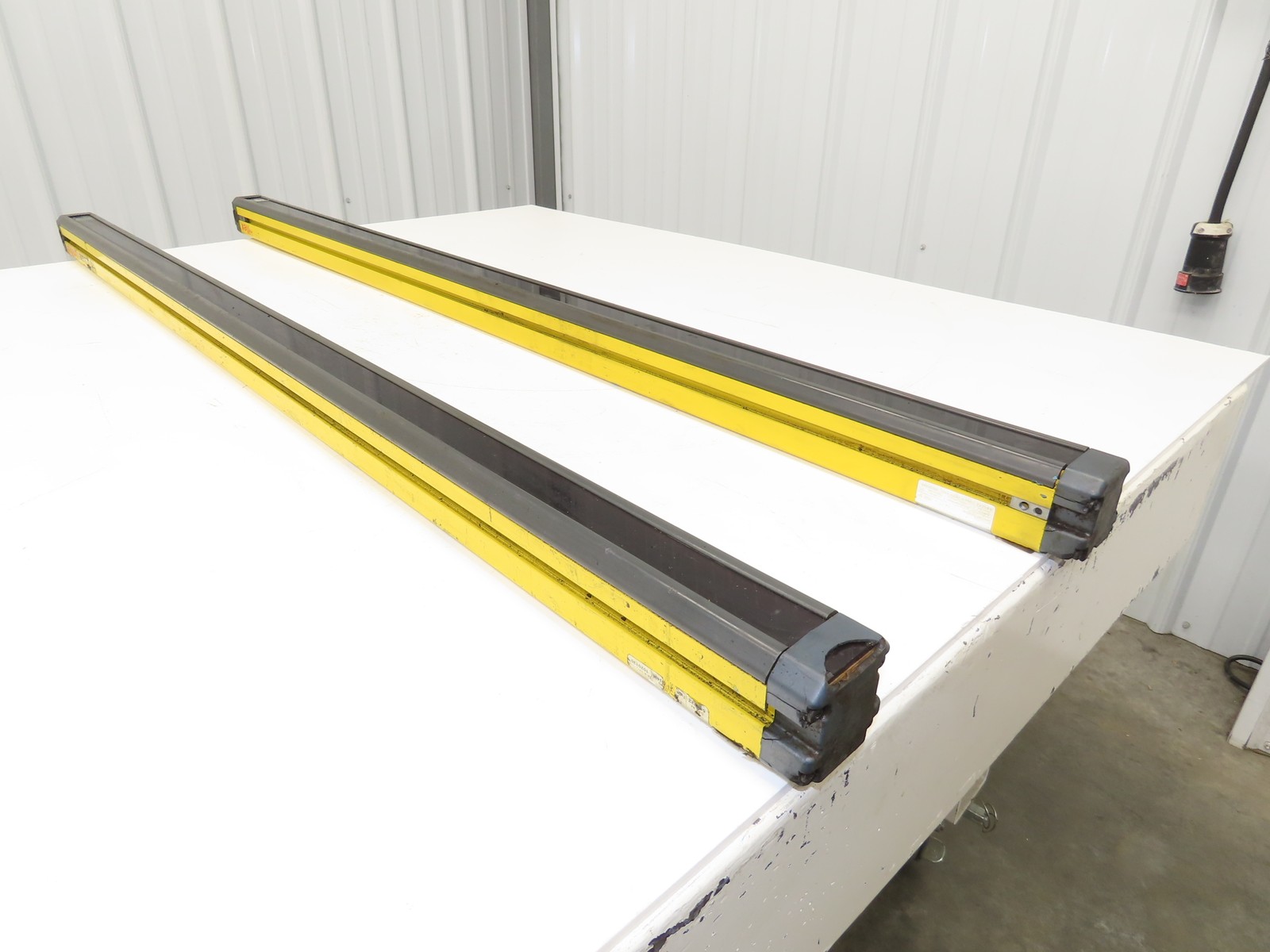 Leuze Lumiflex Safety Light Curtain Transmitter Receiver Set 1200mm-Parts/Repair