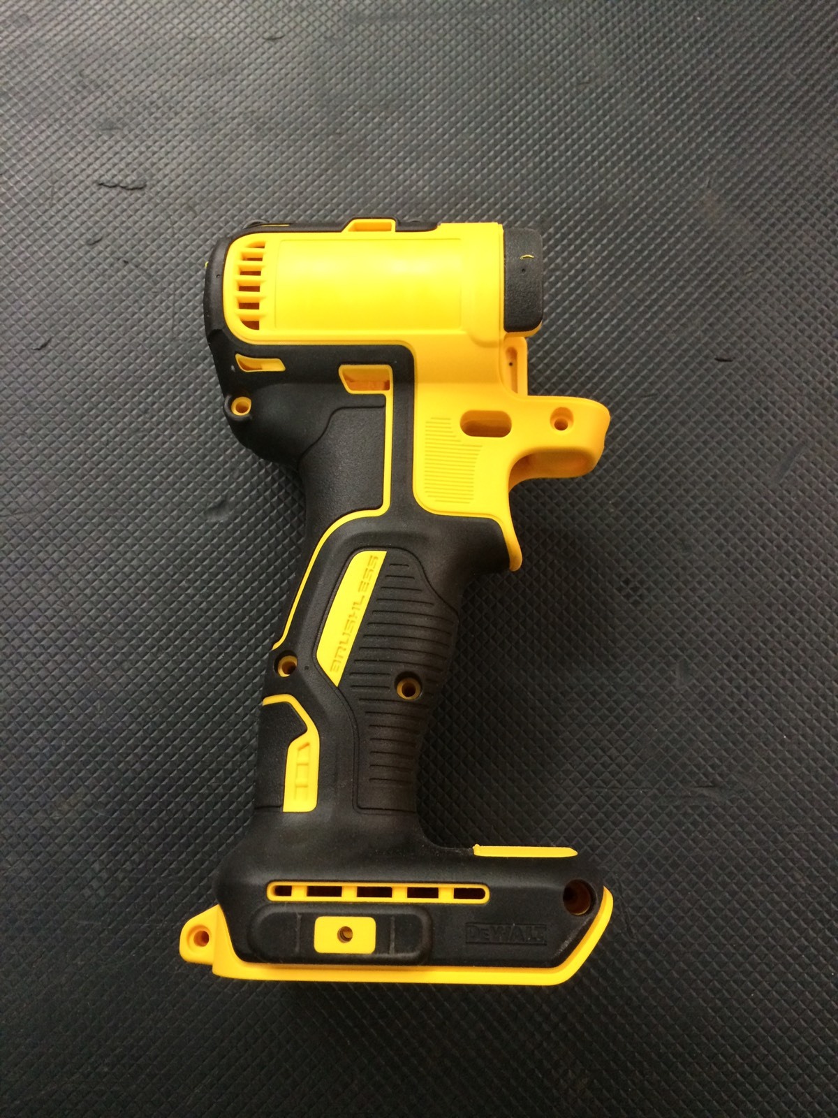 DEWALT 20V DCF886 IMPACT WRENCH DRIVER CLAM-SHELL SET * N162627 *