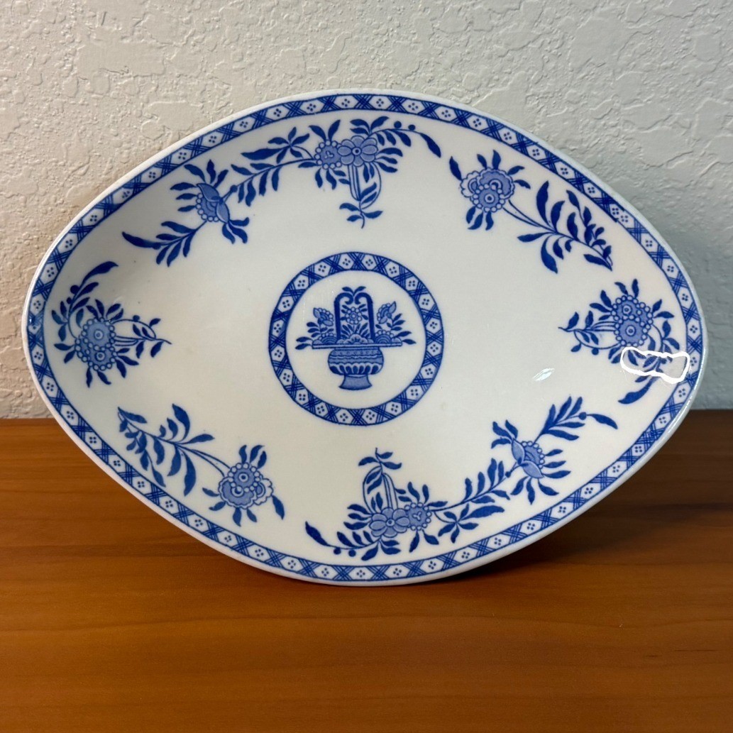 Vintage Jackson China Blue White Floral Basket Oval Serving Bowl Restaurant 9.75