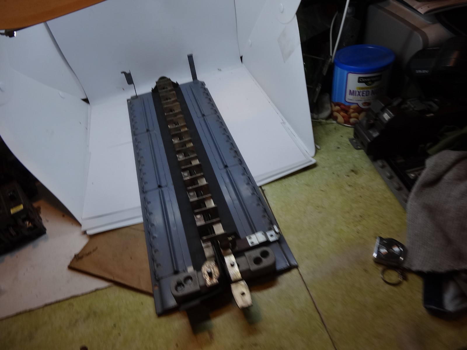 WADSWORTH Breaker Panel 200 Amp 240V 40 Space Interior Bus Bar Guts W/ Mount