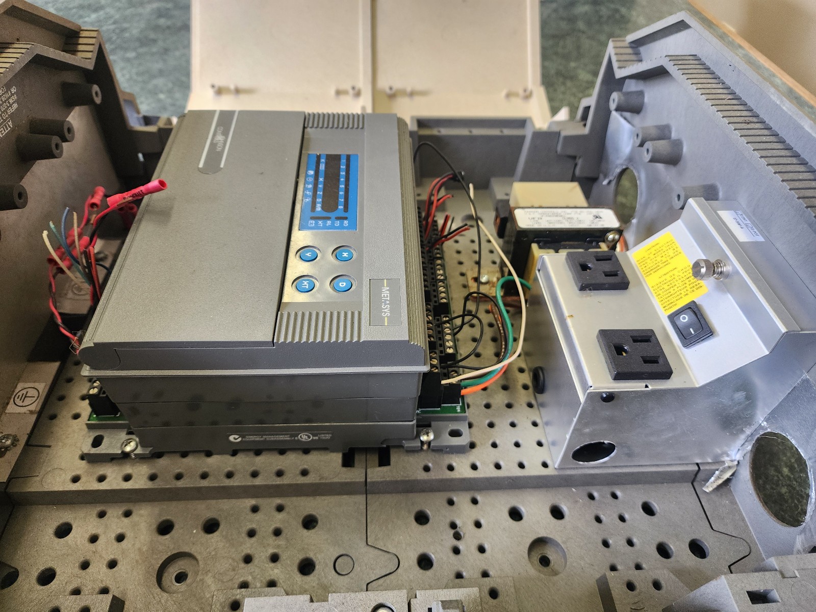 Johnson Controls METASYS Enclosure w/ DX-9100-8454 & 02-256-1034 Transformer
