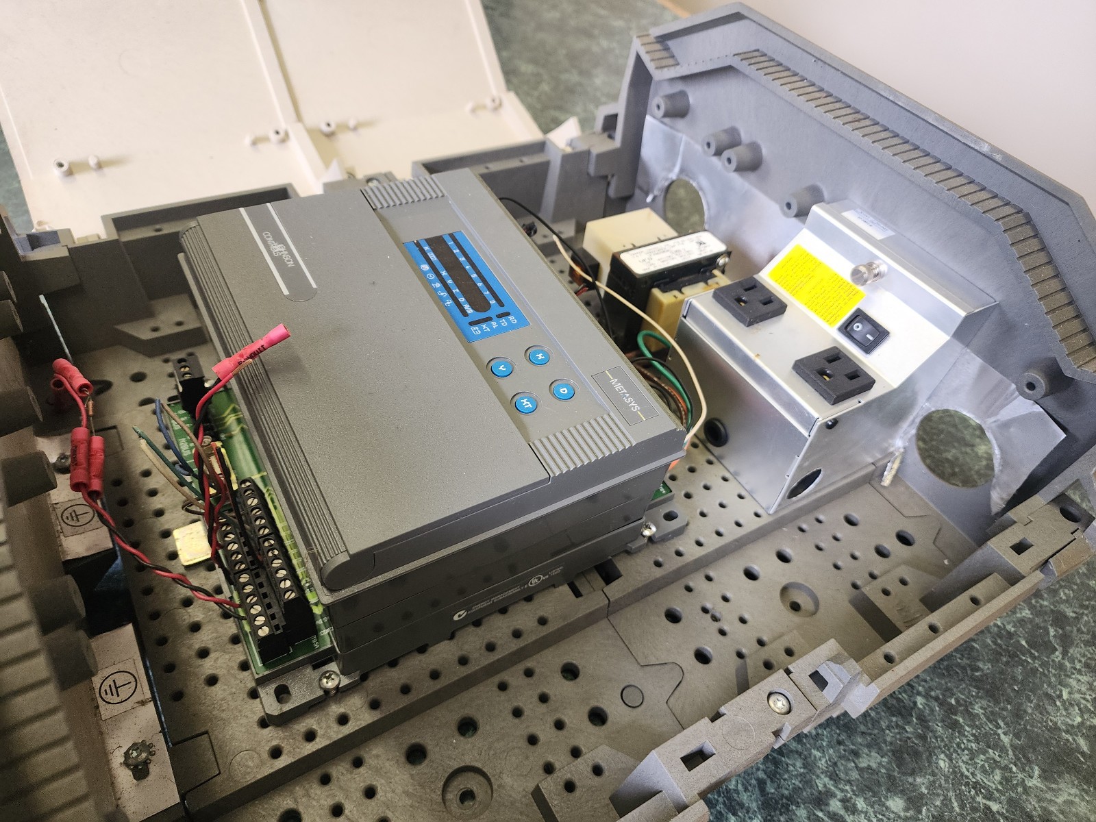 Johnson Controls METASYS Enclosure w/ DX-9100-8454 & 02-256-1034 Transformer