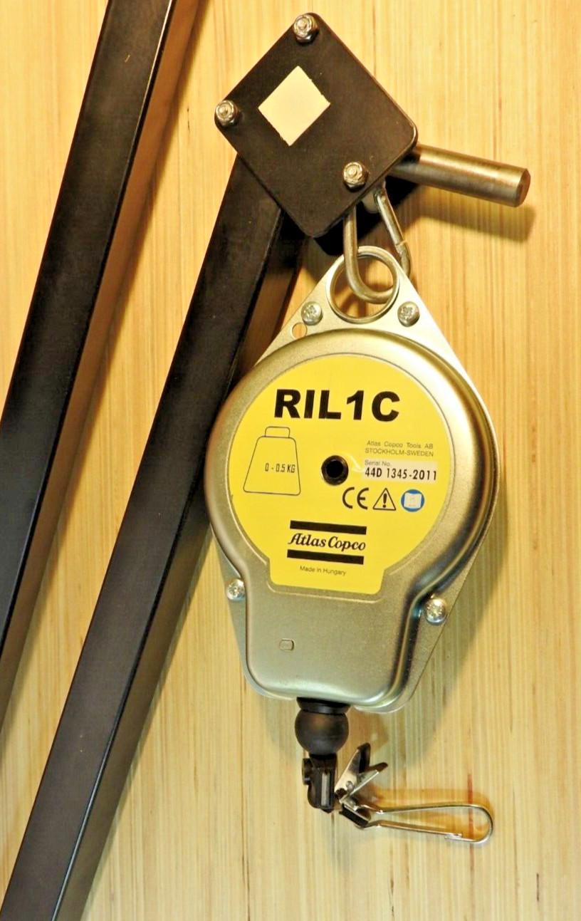 Atlas Copco RIL1C Tool Balancer with Bench-Mount Arm, 0-0.5kg – New
