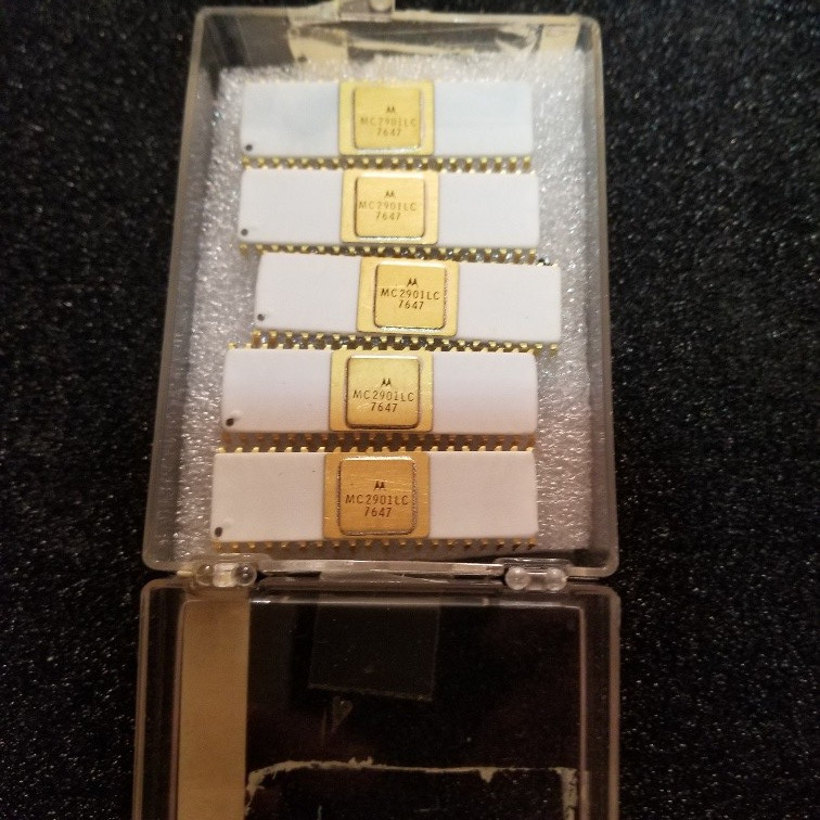 Motorola MC2901LC Processor, White Ceramic / Gold, unused and working, USA