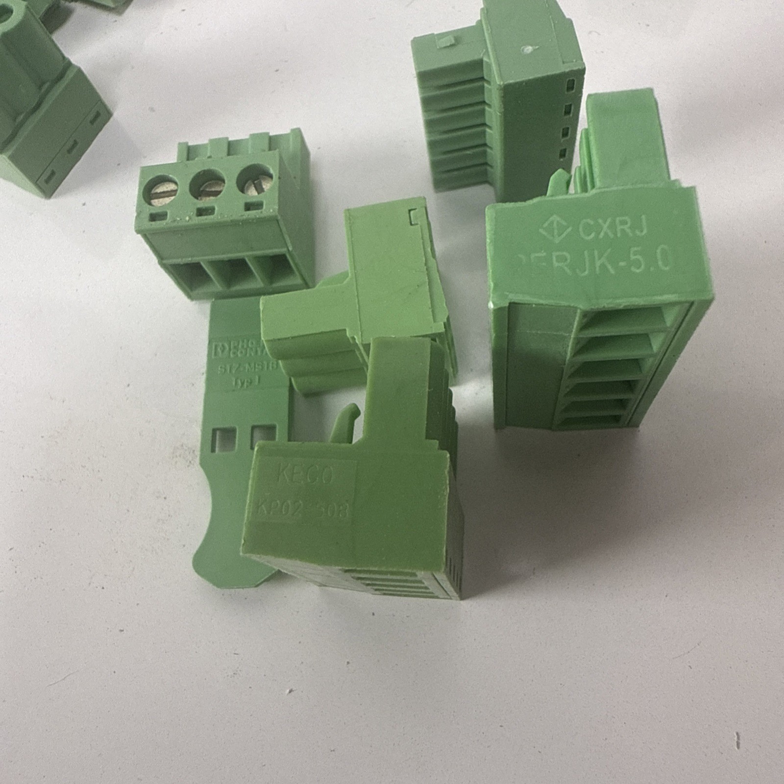 Large NOS Lot Green Pluggable Terminal Blocks 2-8 Pin 300V 15A 90BC8100