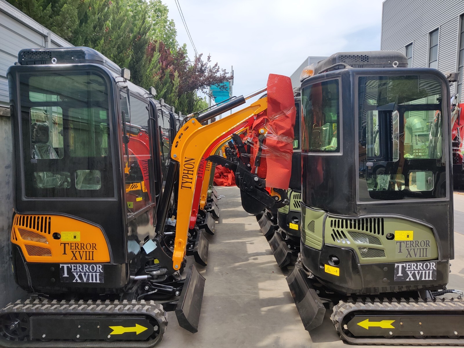 2025 New Arrival 2 Ton Mini Excavator TERROR XVIII Small Digger, KUBOTA D902