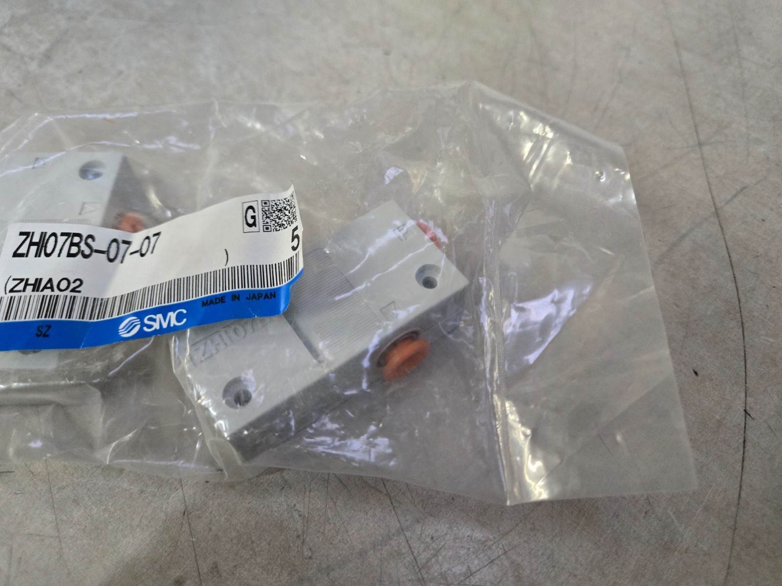 Lot of 2 Sealed SMC ZHI07BS-07-07 VALVES