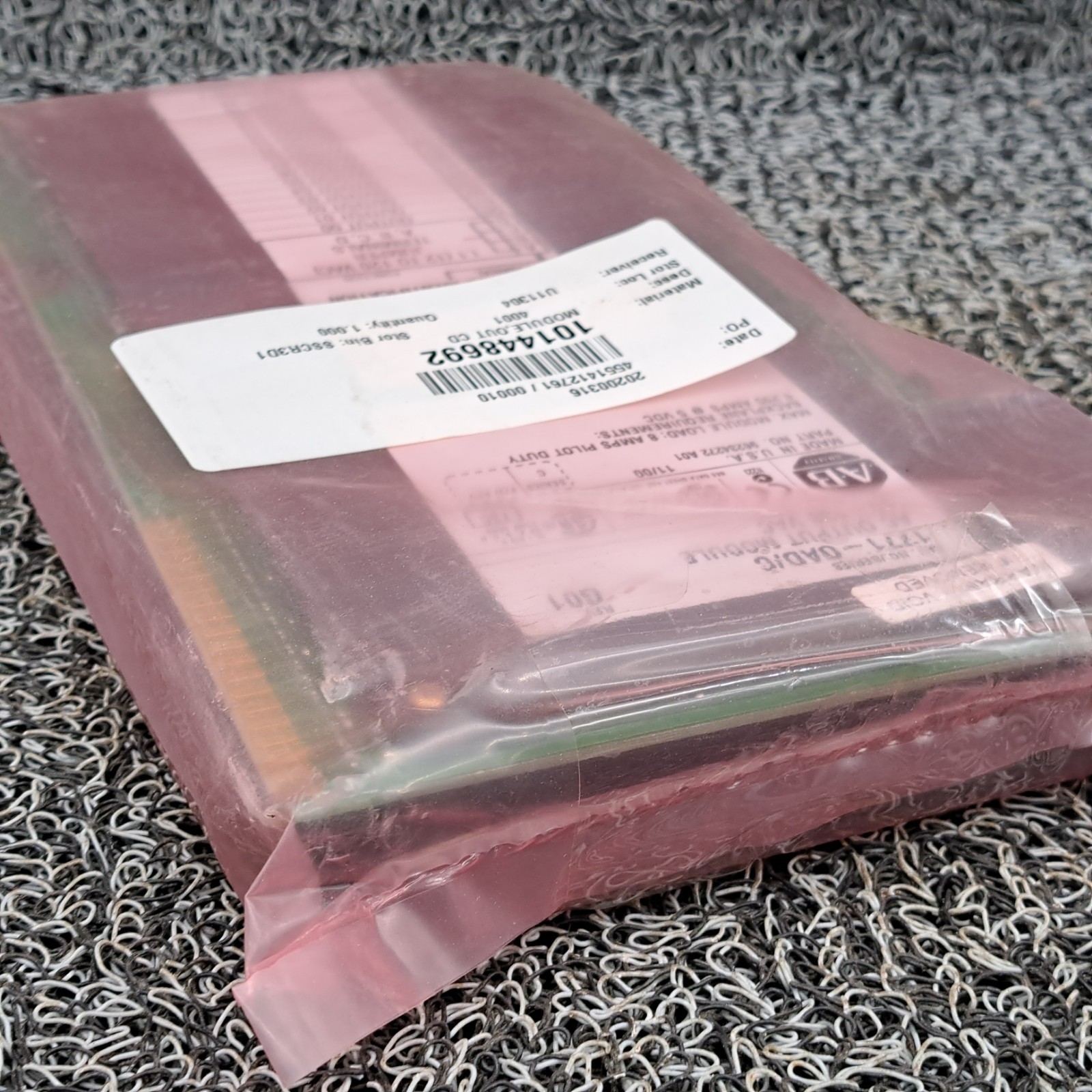 Allen-Bradley 1771-OAD/C Rockwell Automation Isolated AC Output Module.