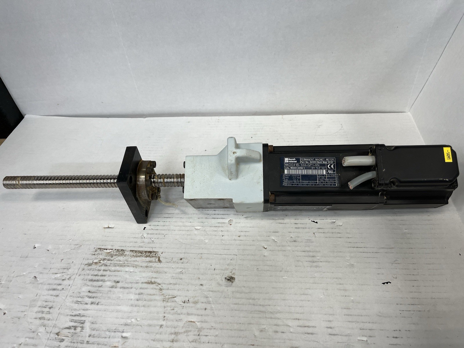 Rexroth Indramat MKD041B-144-GP1-KN Permanent Magnet Motor with ball nut/screw