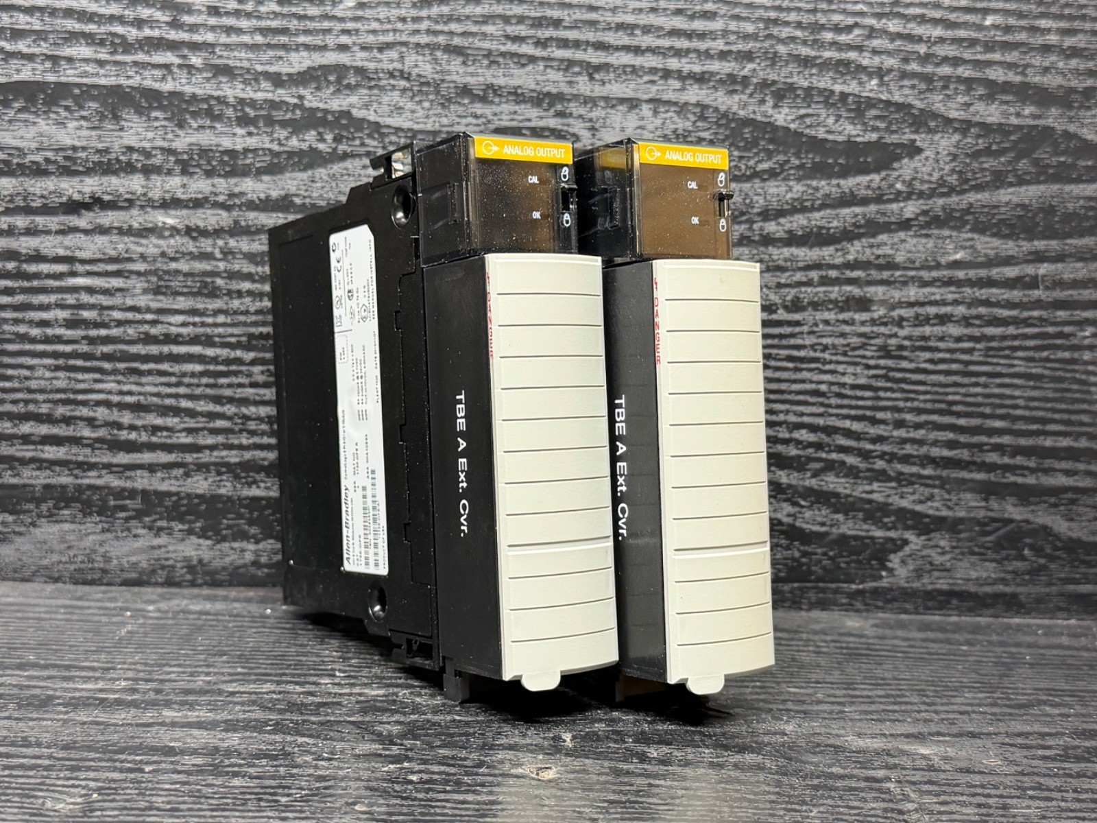 Allen Bradley 1756-OF8 1756-0F8 TBSH TBE ControlLogix Output Module Analog 8 Pt