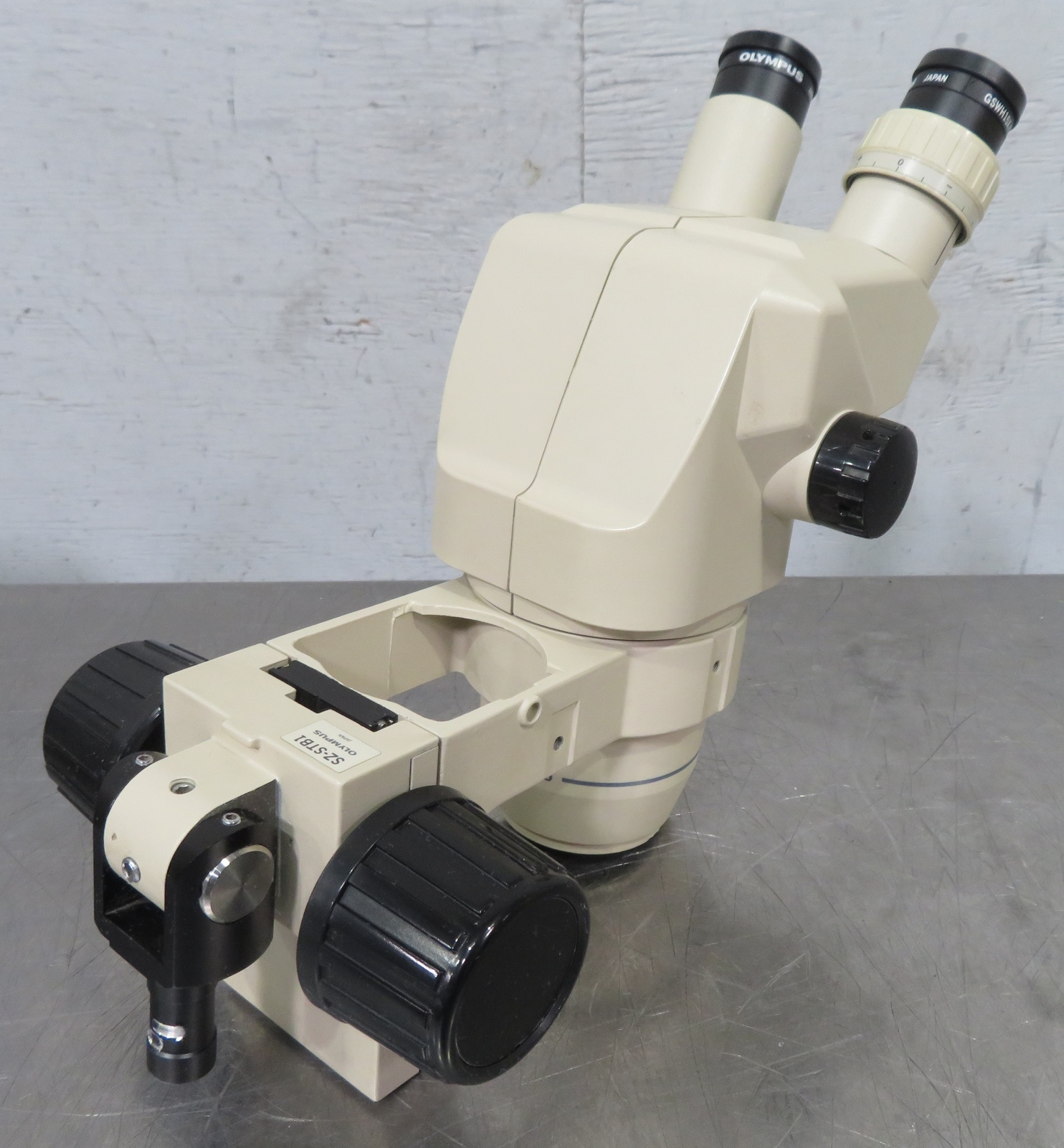 C194510 Olympus SZ3060 Stereo Zoom Microscope (0.9-4.0X) w/ GSWH15X/16 Eyepieces