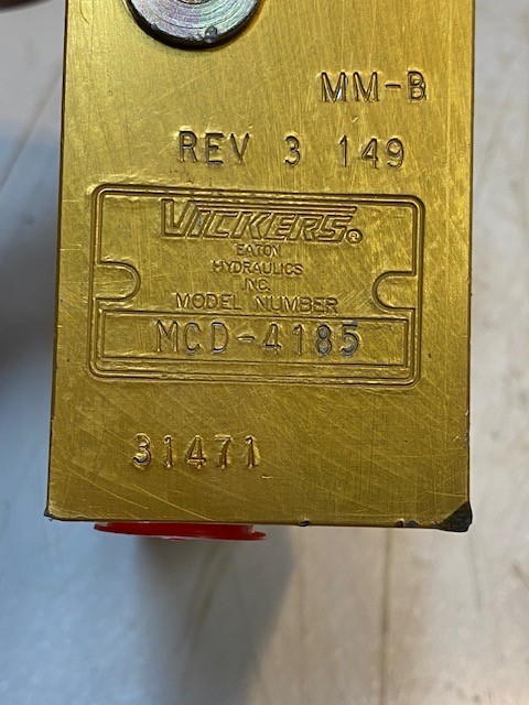 Vickers MCD-4185 Industrial Hydraulic Manifold Control Valve Block