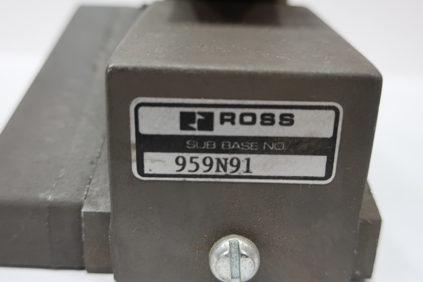 Ross W6577A2407 Pneumatic Solenoid Valve 2-10bar 120v-ac