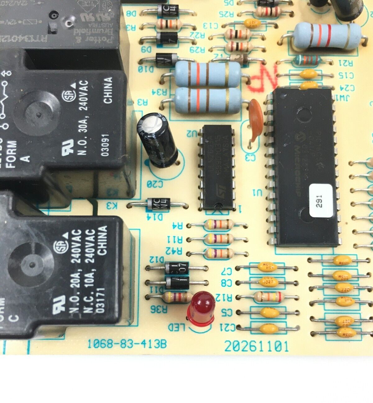 Honeywell Goodman Amana 20261101 Furnace Control Board 1068-403 used #P549