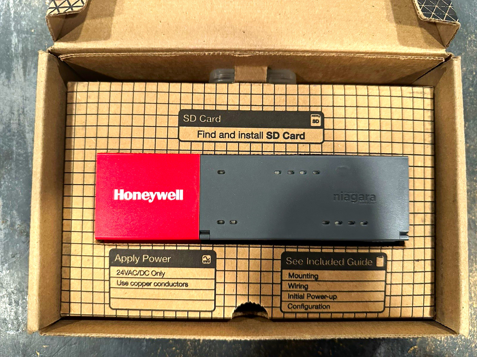 Honeywell Niagara PLC Processor Module Controller WEB-8000-CSE
