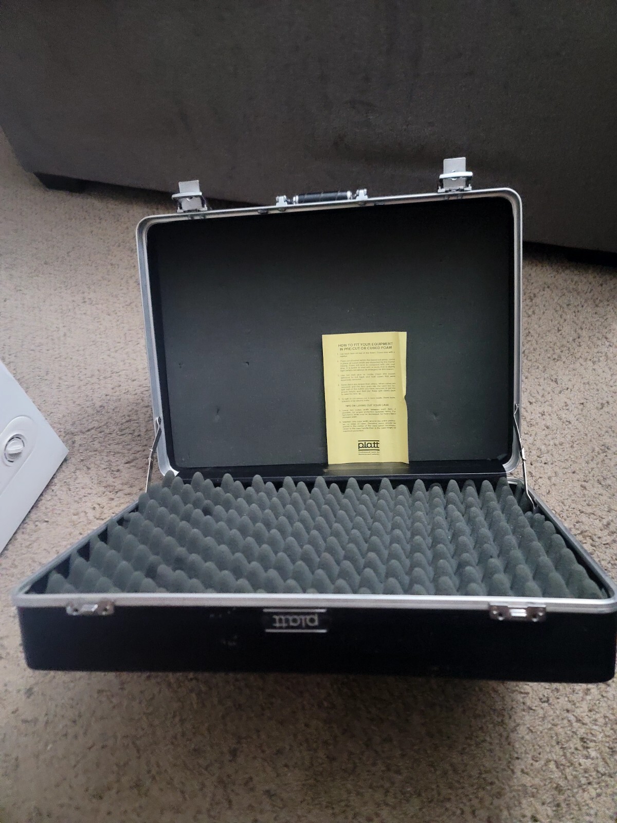 Platt 2207 Luggage Medium Duty ABS Case Inetrior Dimensions 22×16×7