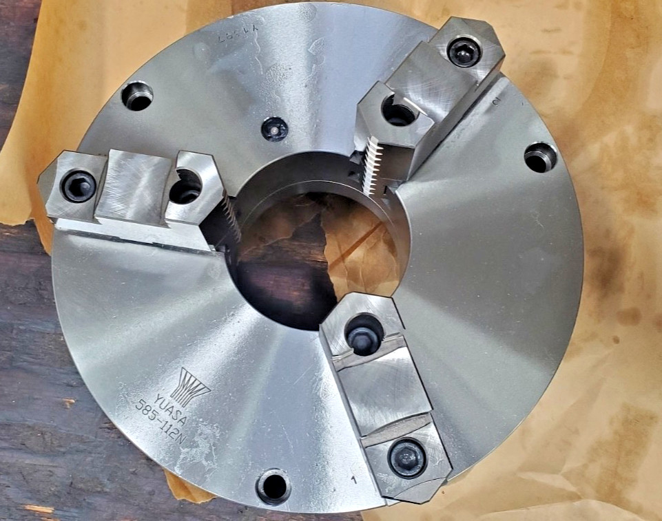 YUASA 585-112N Self-Centering Manual 3-Jaw Lathe Chuck – 12 1/4″ Diameter – NEW
