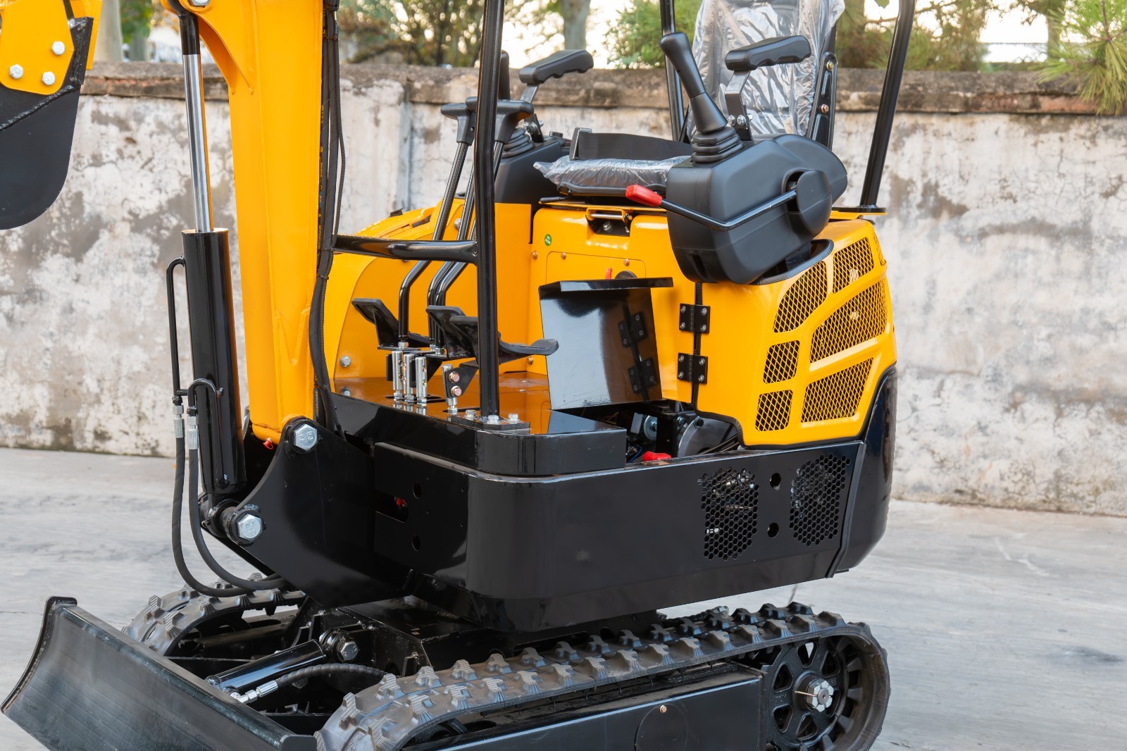 FREE SHIP 1.6Ton 2Ton Mini Excavator EPA B&S Engine Tracked Crawler Digger