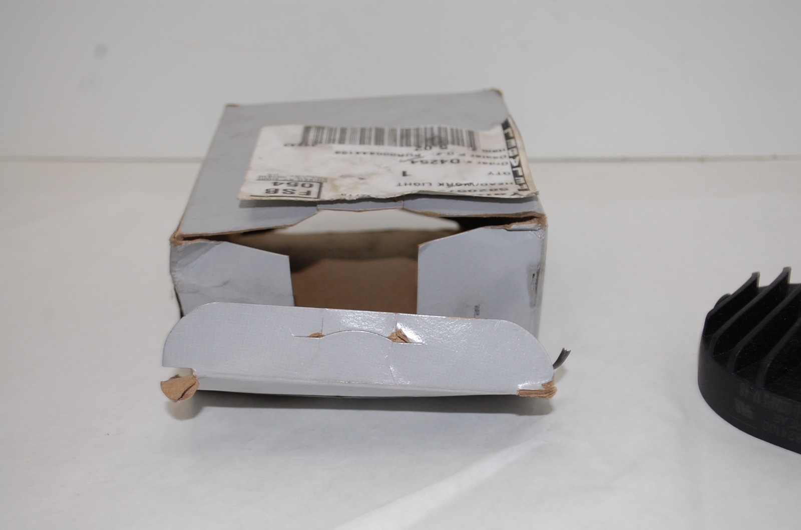 582057537 Yale Forklift Head Light – NOS