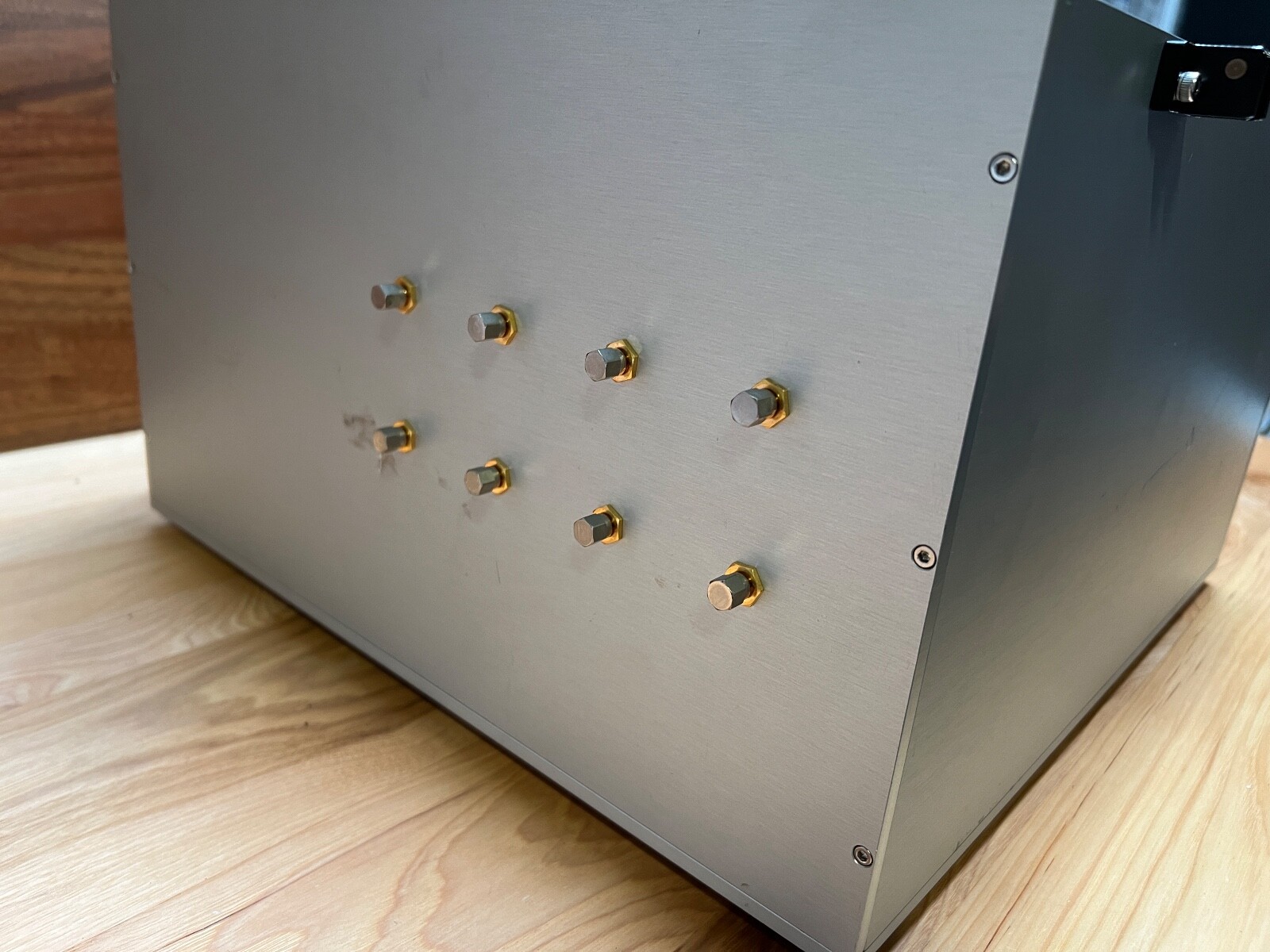 RF Shield Box Faraday enclosure EMI RFID Pass Through Interfaces Hydraulic lid