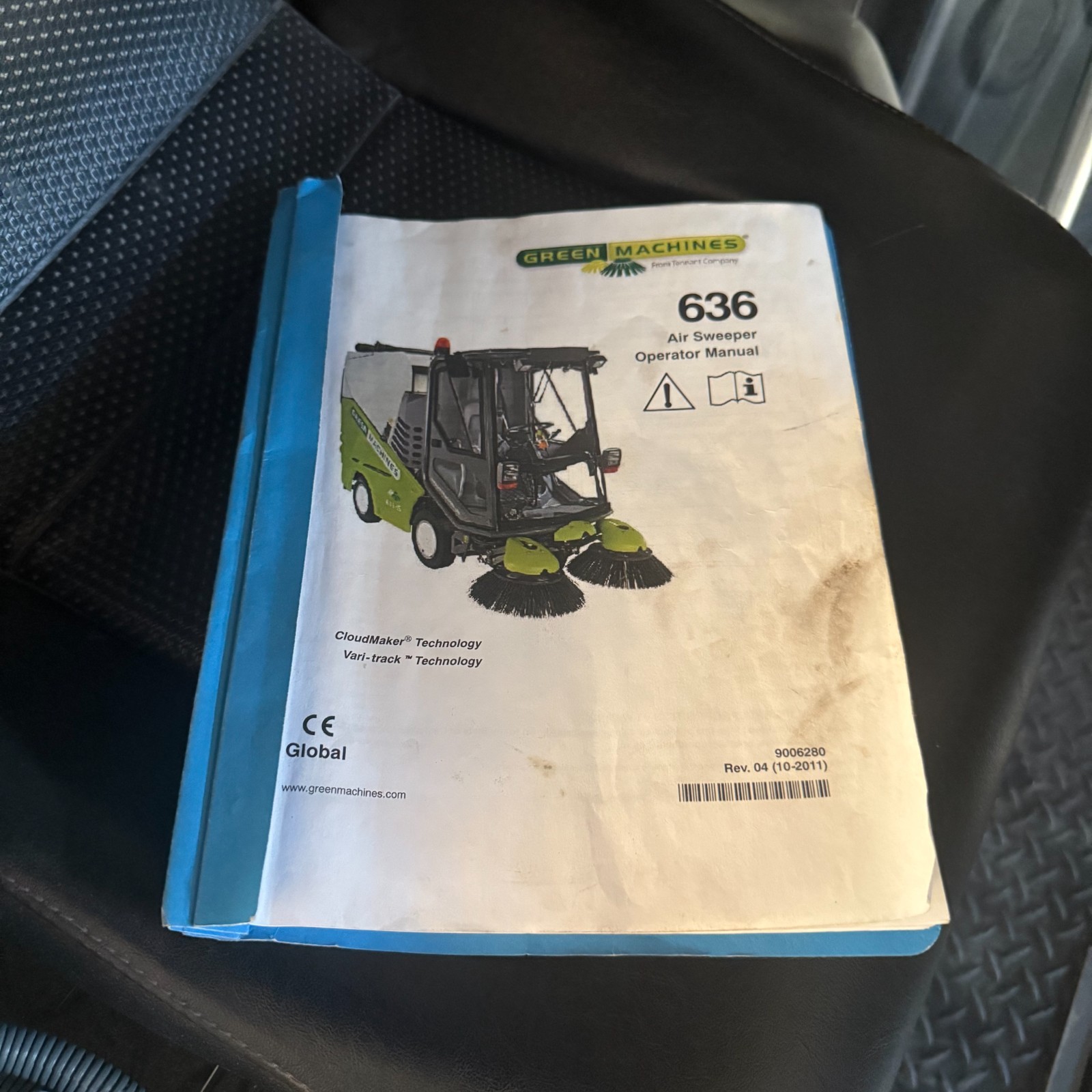 Tennant Green Machines 636 TP90 Diesel Street Sweeper 3321 Hrs Kubota 4WD Cab