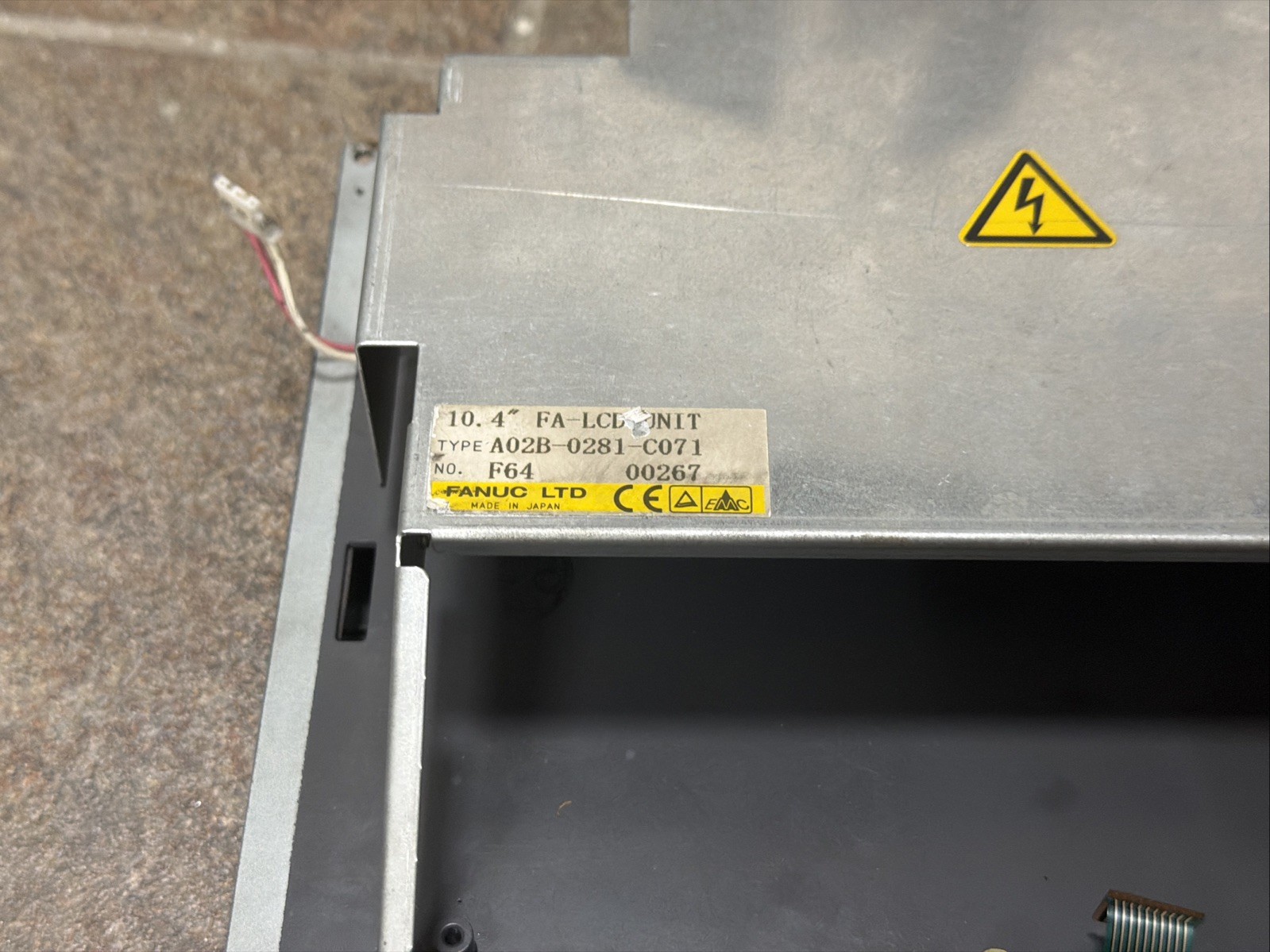 FANUC A02B-0281-C071 FA-LCD Unit 10.4” Operator Screen A20B-8100-0820 WARRANTY