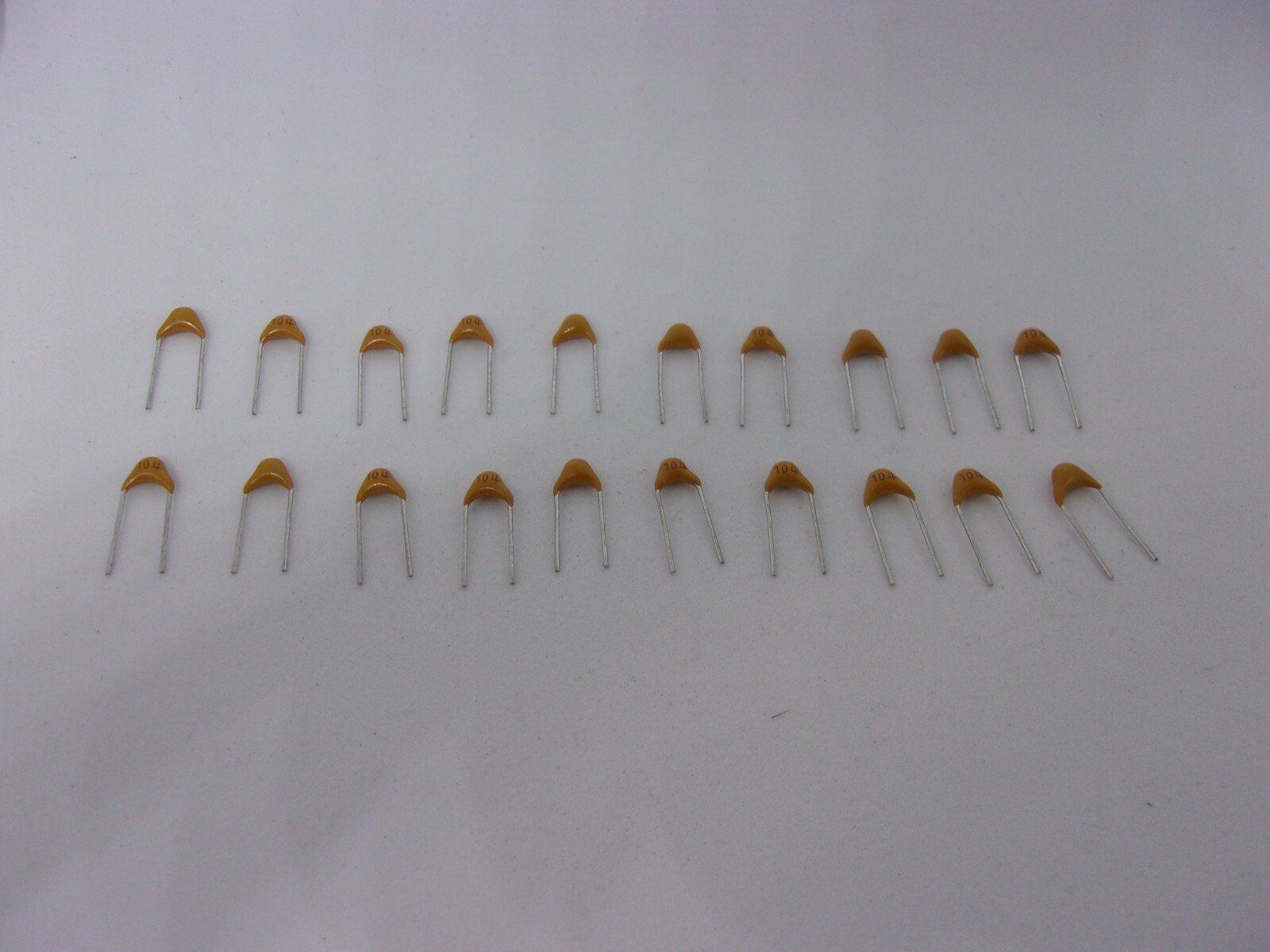 20 Pcs Pack Lot Multilayer Ceramic Capacitor 100nF 0.1uF 104 50V 20% Monolithic