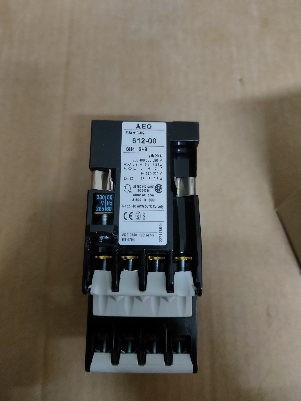 910-302-612 SH8.71E AEG Shutz Contactor, Coil 230Vac FREE DHL EXPRESS SHIPPING