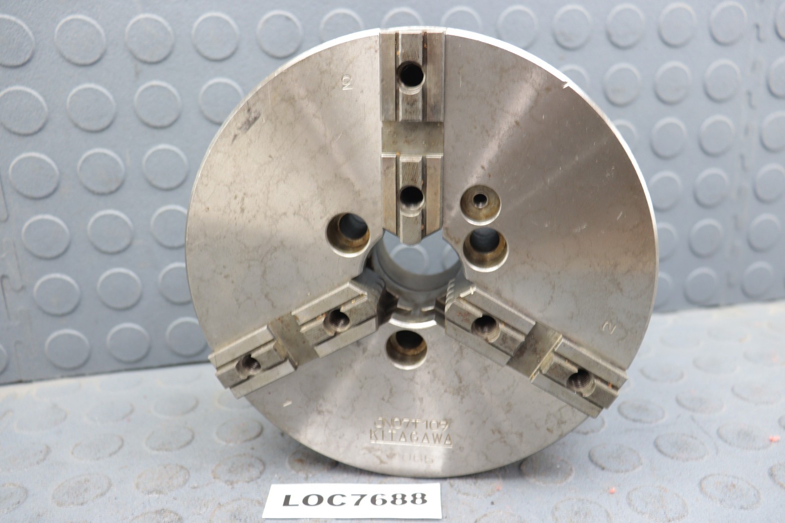 KITAGAWA 7-1/2” 3 JAW MANUAL SCROLL CHUCK A2065 JNO7T109 LOC7688