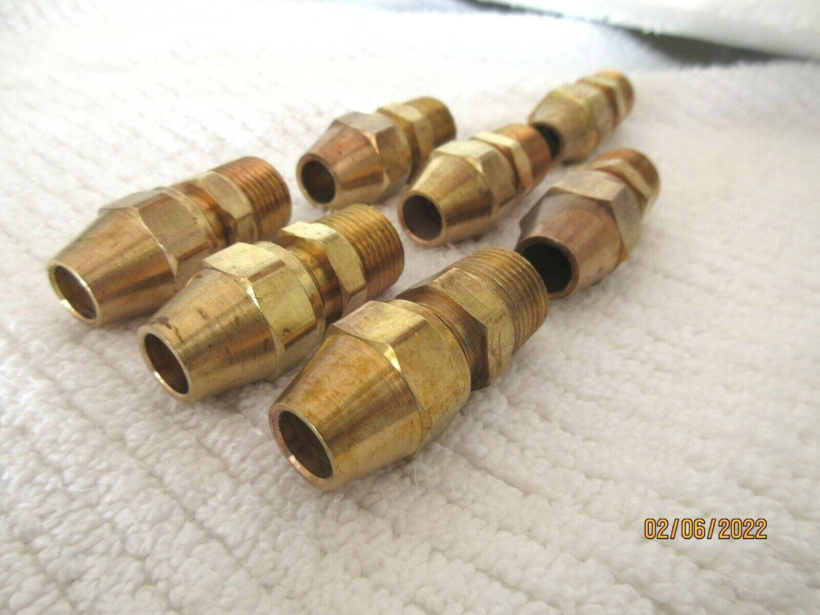 3/8 x 3/8 Male Thread #48 Straight Flare Fitting .w/ Flare Nuts (7 pcs Pack)